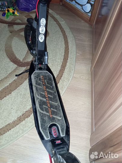 Самокат с дисковым тормозом