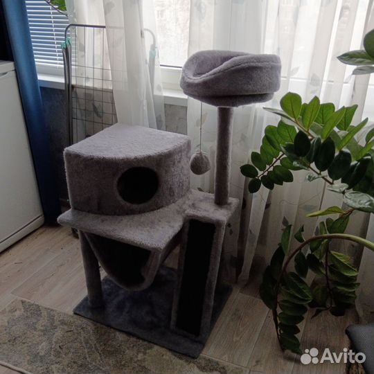 Домик для кошки с когтеточкой бу