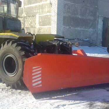 Отвал "бабочка" клин на К- 701 Кировец
