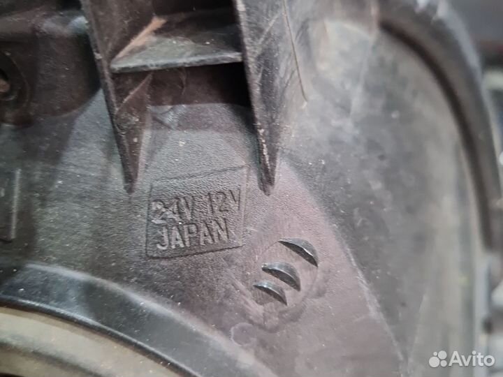 Фара передняя правая toyota corolla 150