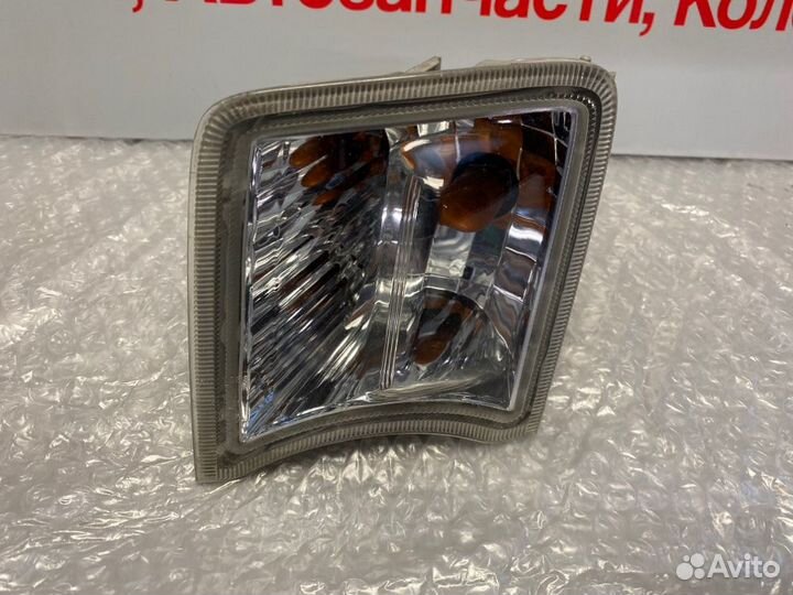 Повторитель поворота в бампер левый Toyota Prius