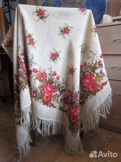 Павловопосадская шаль 150х150