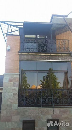 Окно в коттедж