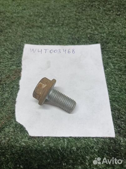 Болт VW Jetta 2005-2011