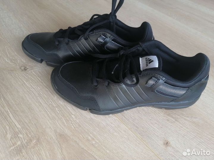 Кроссовки Adidas