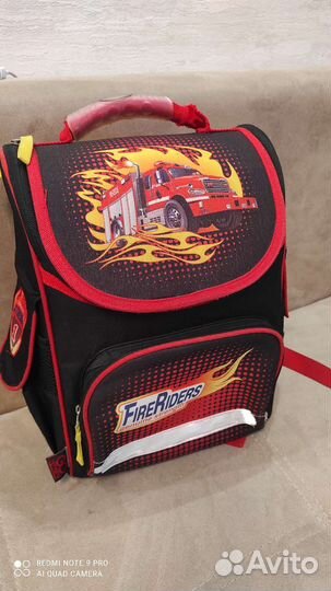 Портфель рюкзак школьный с ортопедической спинкой