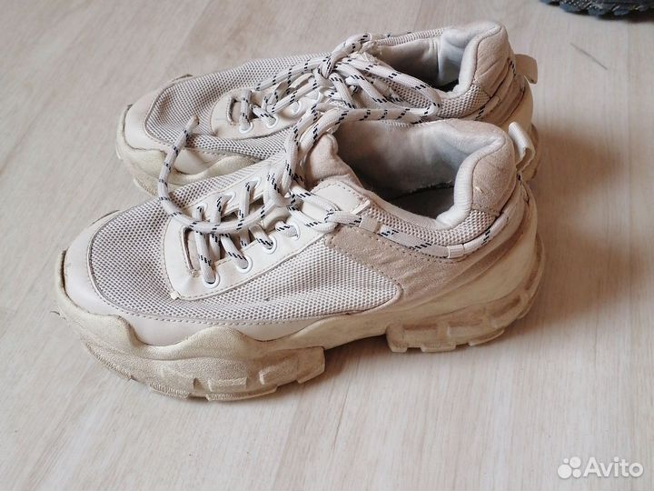 Кроссовки женские