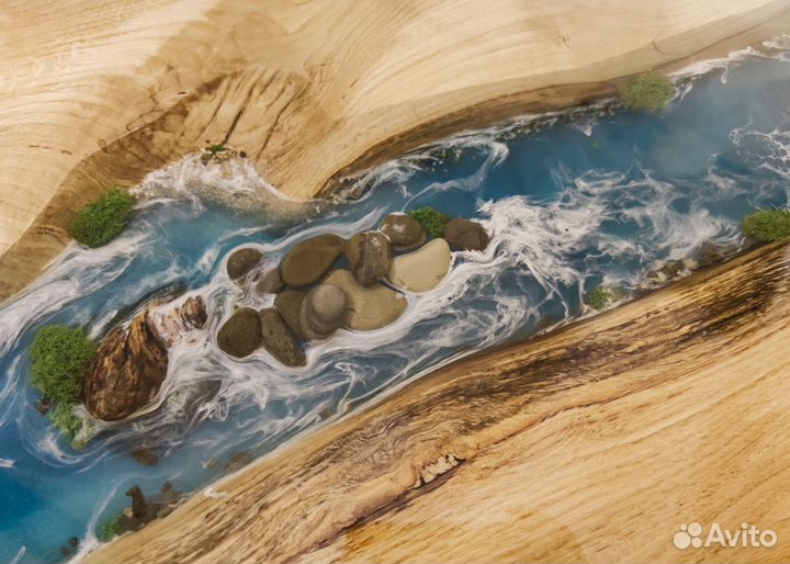 Стол из слэба вяза и эпоксидной смолы