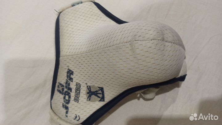 Хоккейная защита паха