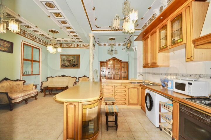 2-к. квартира, 70 м², 1/2 эт.