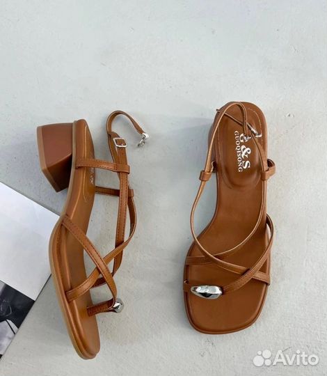 Сандали под zara