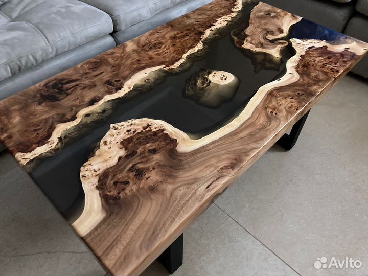 Стол из слэба и смолы в стиле лофт