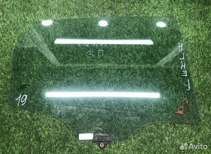 Стекло двери задней правой Kia Venga