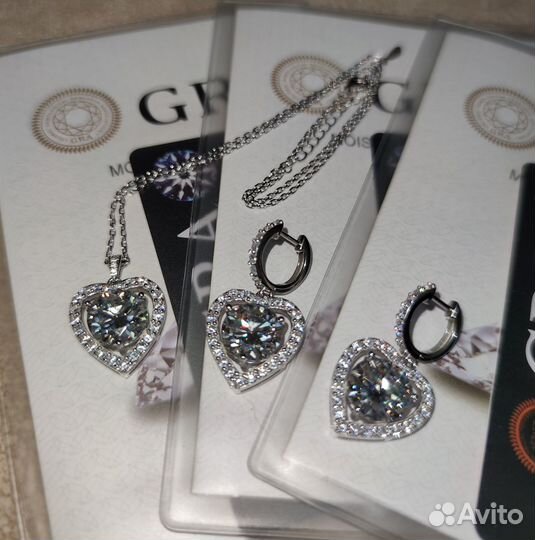 Серьги сердце и подвеска с муассанитами 5 ct