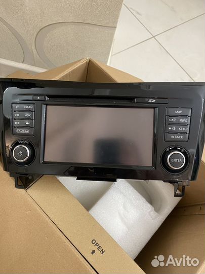 Штатное головное устройство на Nissan X-Trail