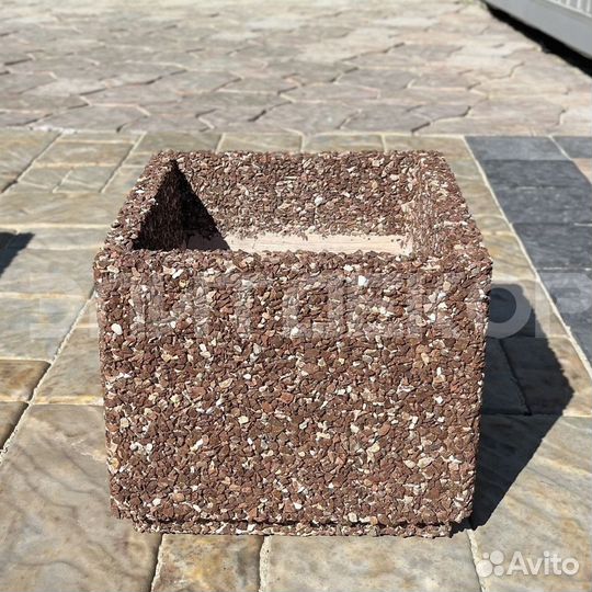 Вазон для цветов