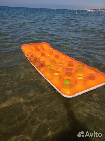 Матрас и круг надувной для плавания