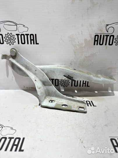 Петля капота правая Peugeot 308 EP6 2008