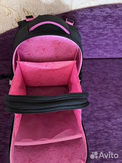 Продам каркасный портфель в отличном состоянии