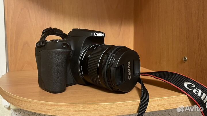 Зеркальная камера Canon EOS 200D Kit