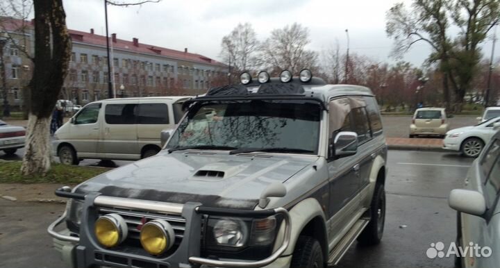 Козырек над лобовым стеклом (джипы)