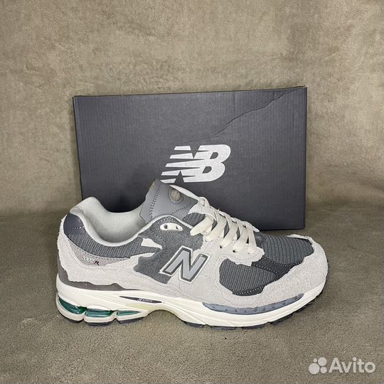 New balance 2002r 43 eur