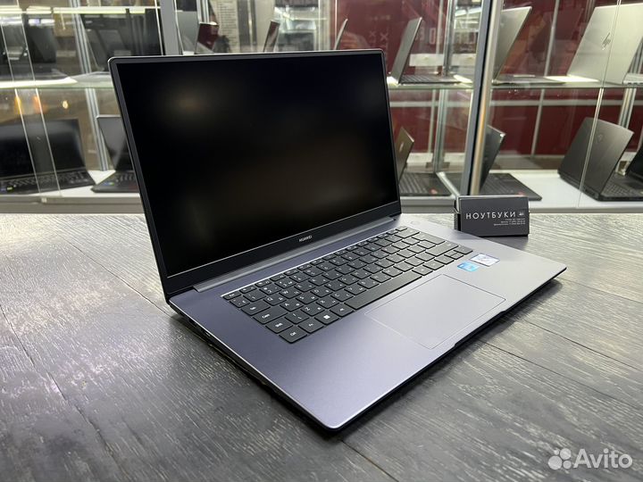 Новый ультрабук Huawei MateBook D15 i3/8/256