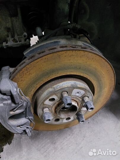 Диск тормозной передний для VW Пассат Б6