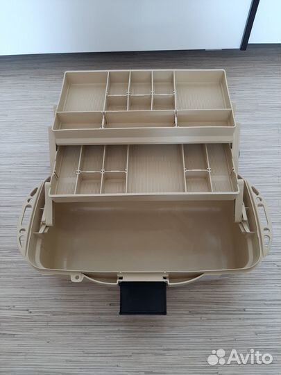 Новый рыболовный ящик