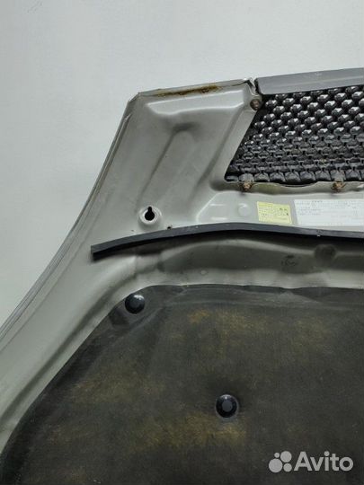 Капот Toyota Opa 2001