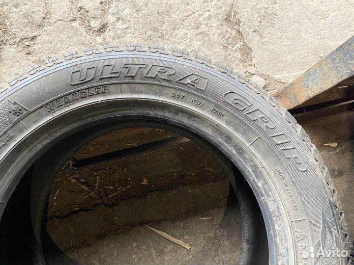 Goodyear Eagle Ultra Grip GW-3 205/50 R17