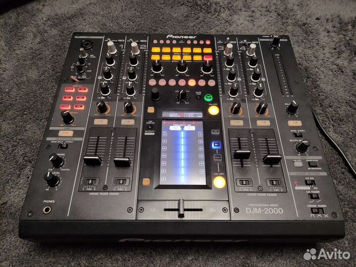 Dj контролер Pioneer DJM-2000