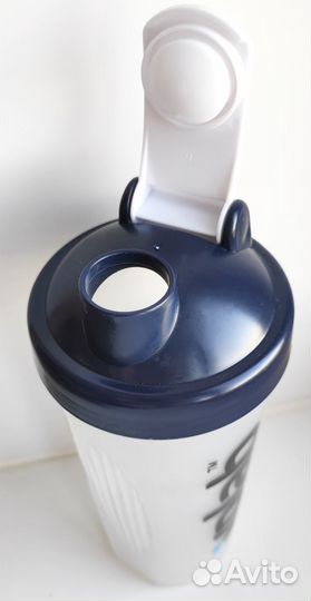 Шейкер спортивный для протеиновых коктейлей новый