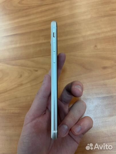 iPhone SE (2020), 64 ГБ