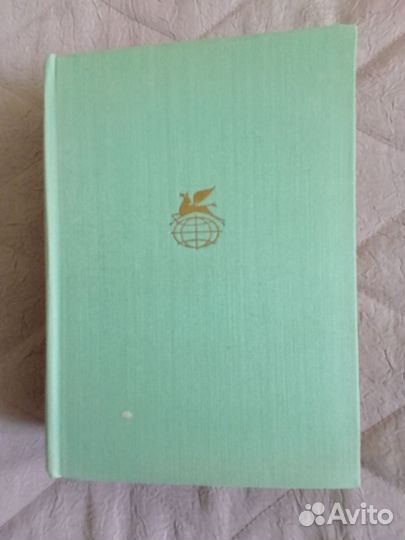 Книга Алишер Навои, поэмы