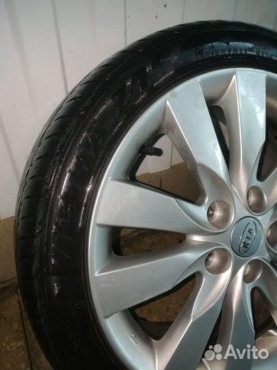 Maxxis MA-Z4S Victra 215/45 R17