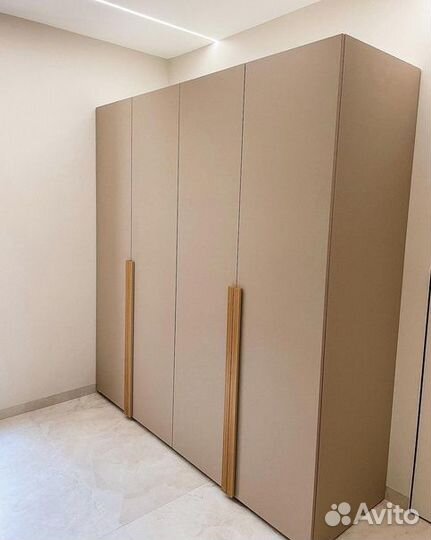 Шкаф распашной на заказ