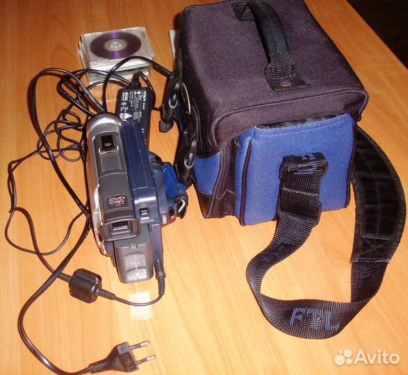 DVD Видеокамера Hitachi DZ-MV238E