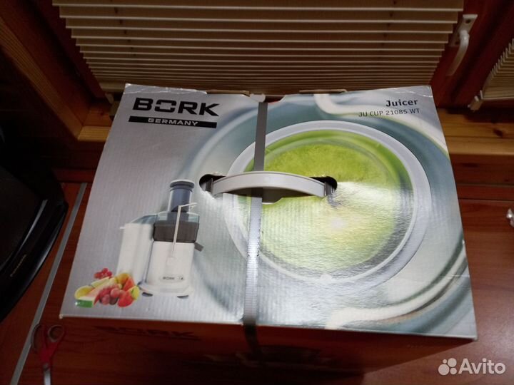 Соковыжималка bork Juicer ju cup 21085 wt