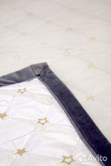 Пледы и покрывало на кровать новое