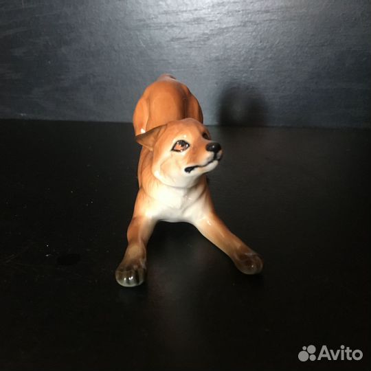 Фарфоровая статуэтка 