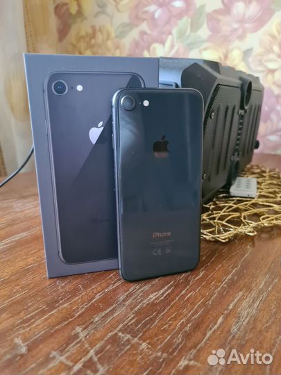 iPhone 8, 64 ГБ