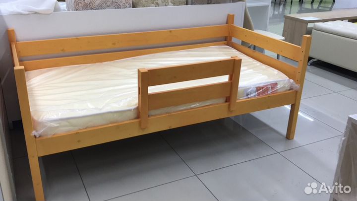 Кровать детская со съёмным бортиком.ортопедическое
