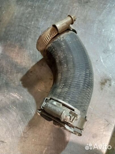 Патрубок турбины (интеркулера) VW Tiguan