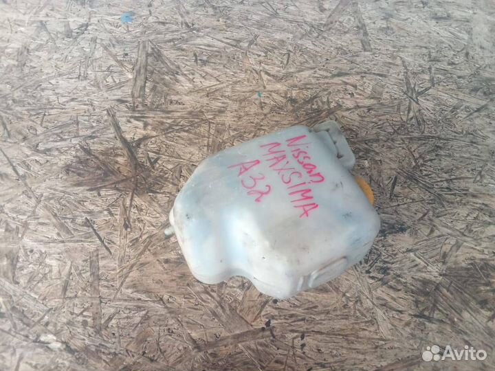 Бачок омывателя Nissan Maxima A32