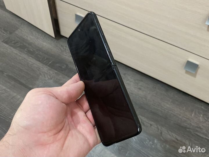 Телефон samsung Z flip3