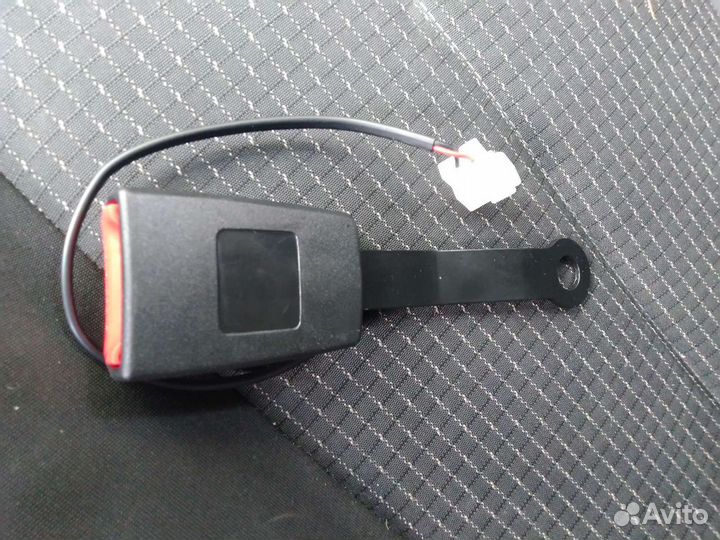 Пряжка ремня безопасности