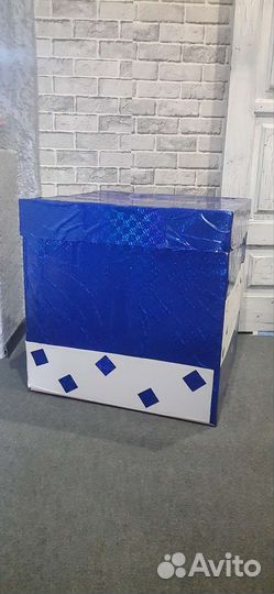 Коробка для подарков и шаров