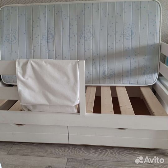 Детская кровать, матрас и наматрасник