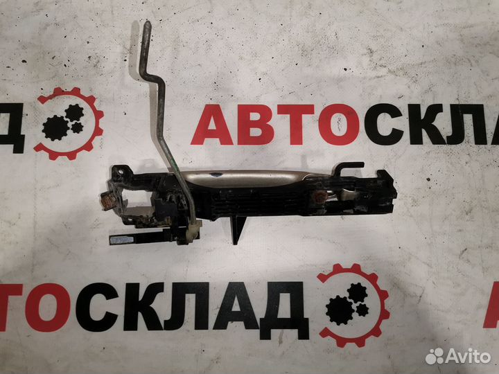 Ручка двери переднее левое в сборе Б/у